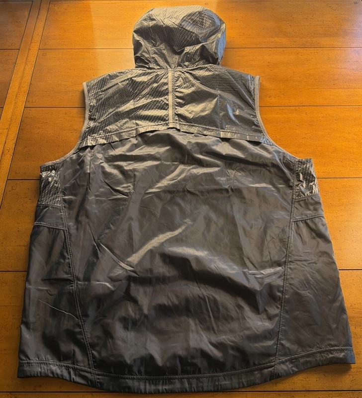 Under Armour X-Run Vest Mens L Gray Reflective Running Hooded Run NWT $99.99 gallery