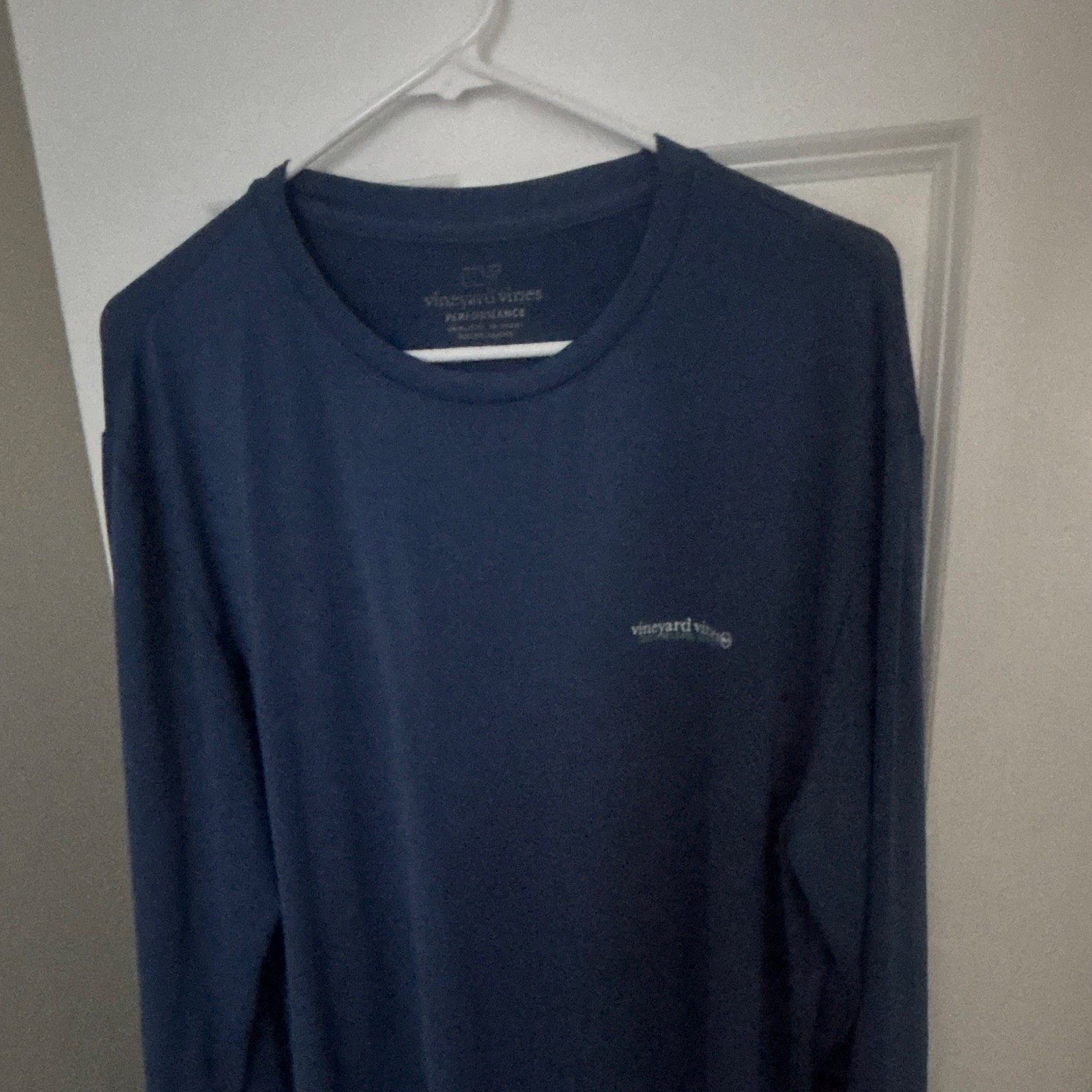 Vineyard Vines Performance Men's Long Sleeve Crew Neck Graphic Tee Navy M gallery