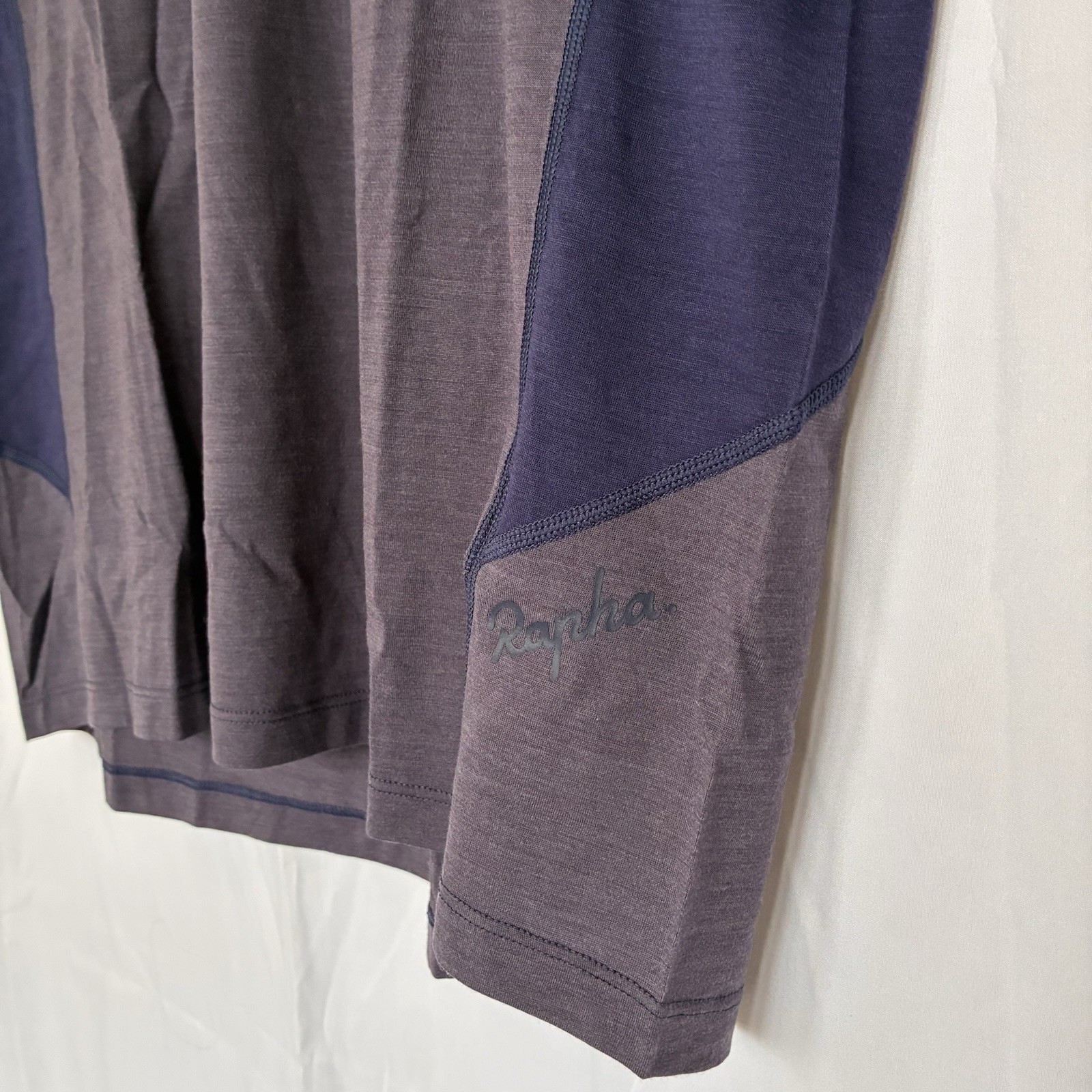 Rapha Men’s Explore Merino T Shirt BNWT Size XLG Purple gallery