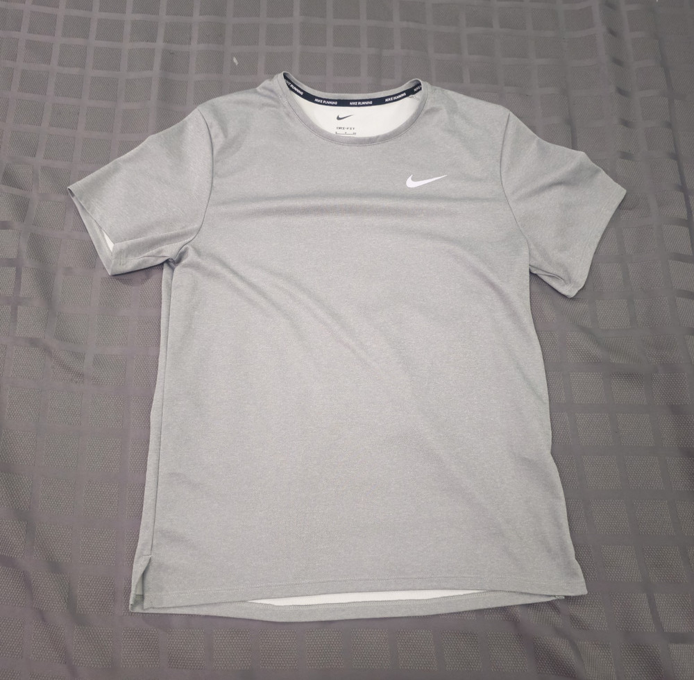 Nike Dri-FIT Men's Gray Solid Logo Crew Neck Short Sleeve T-Shirt Size S
