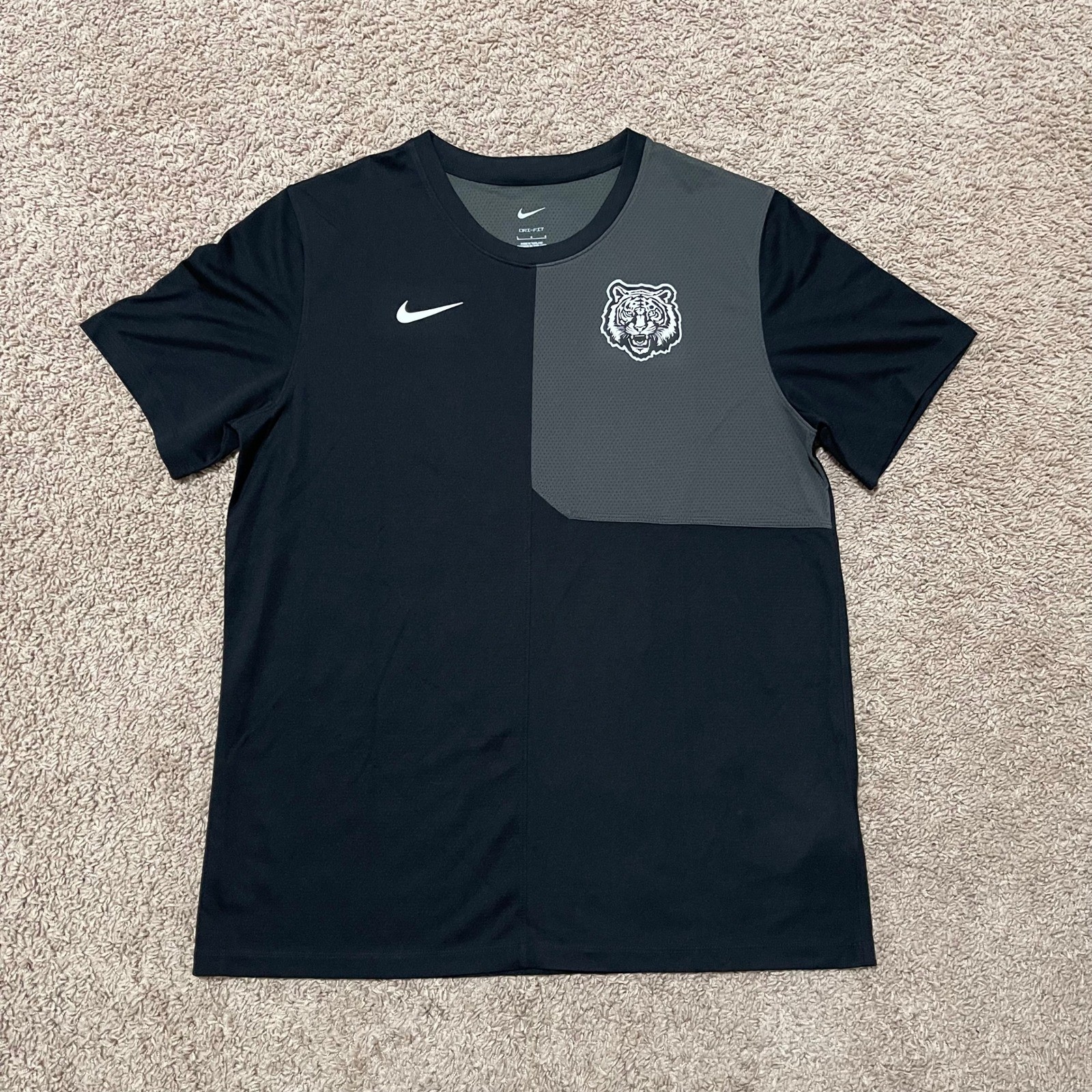 Nike Tigers Shirt Men Large Black Gray Snarling Tiger Training Top DriFit SAMPLE gallery