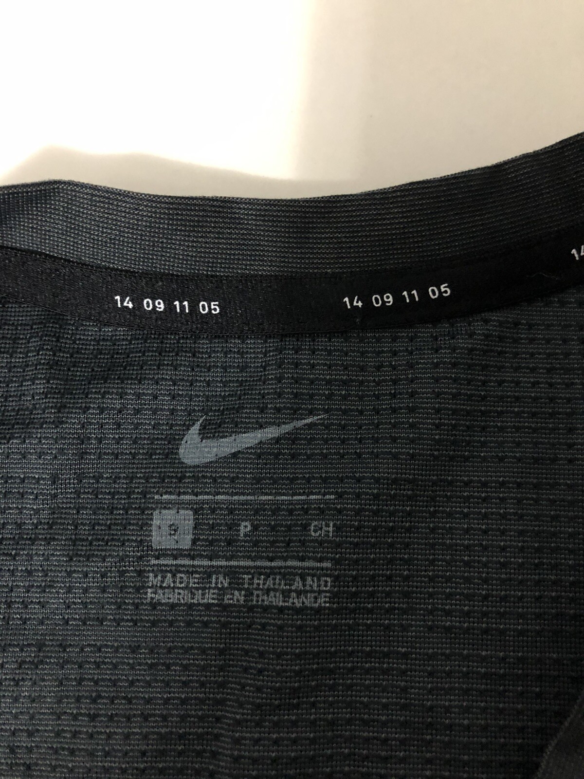 GRAY NIKE TECH 14 09 11 05 RUNNING ATHLETIC SHIRT MENS SIZE S SMALL gallery