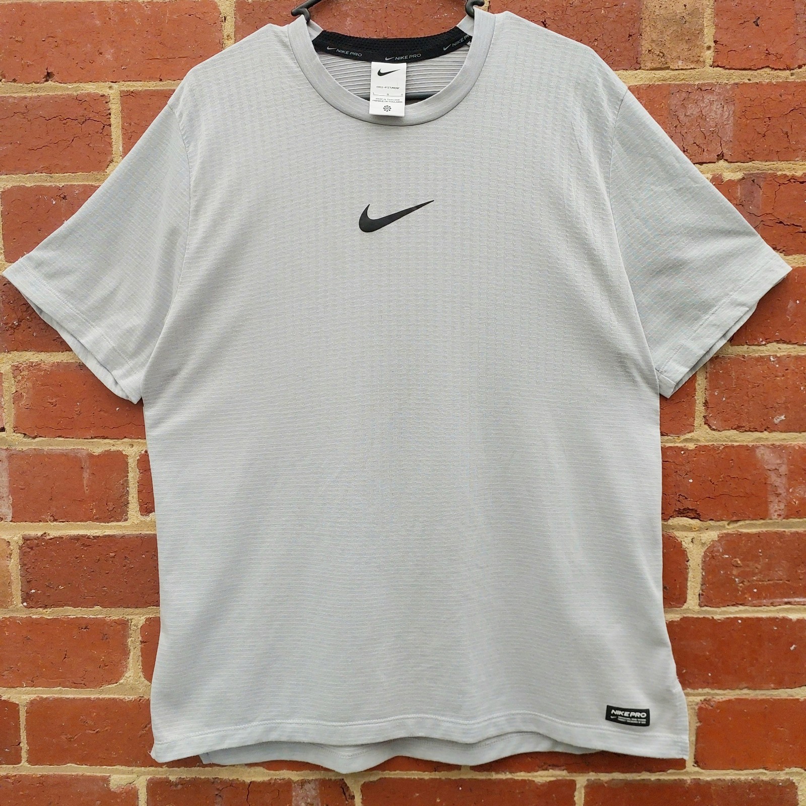 NIKE PRO Dri-FIT ADV Mens Grey Top Training Sport Gym Run Shirt - Size Large gallery
