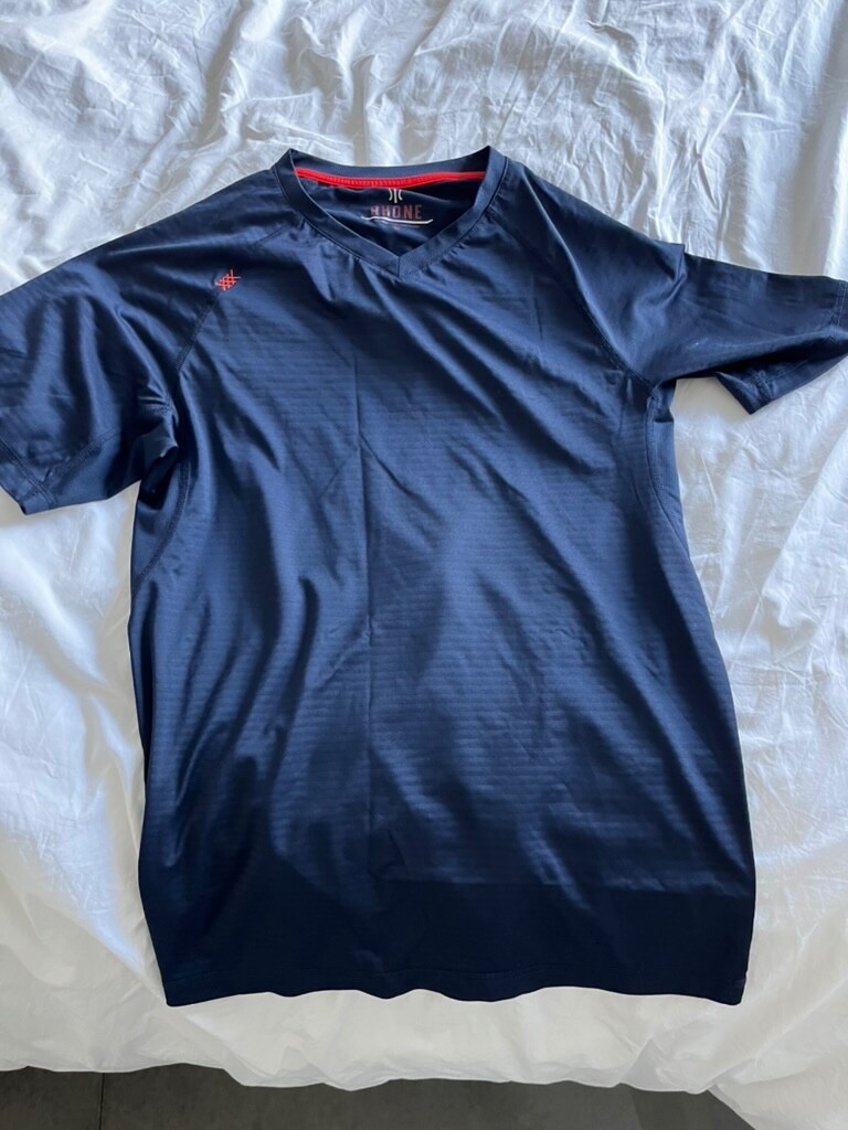 Rhone Shirt Men's Medium Reign Tech Athleisure Gym Training Workout Performance gallery