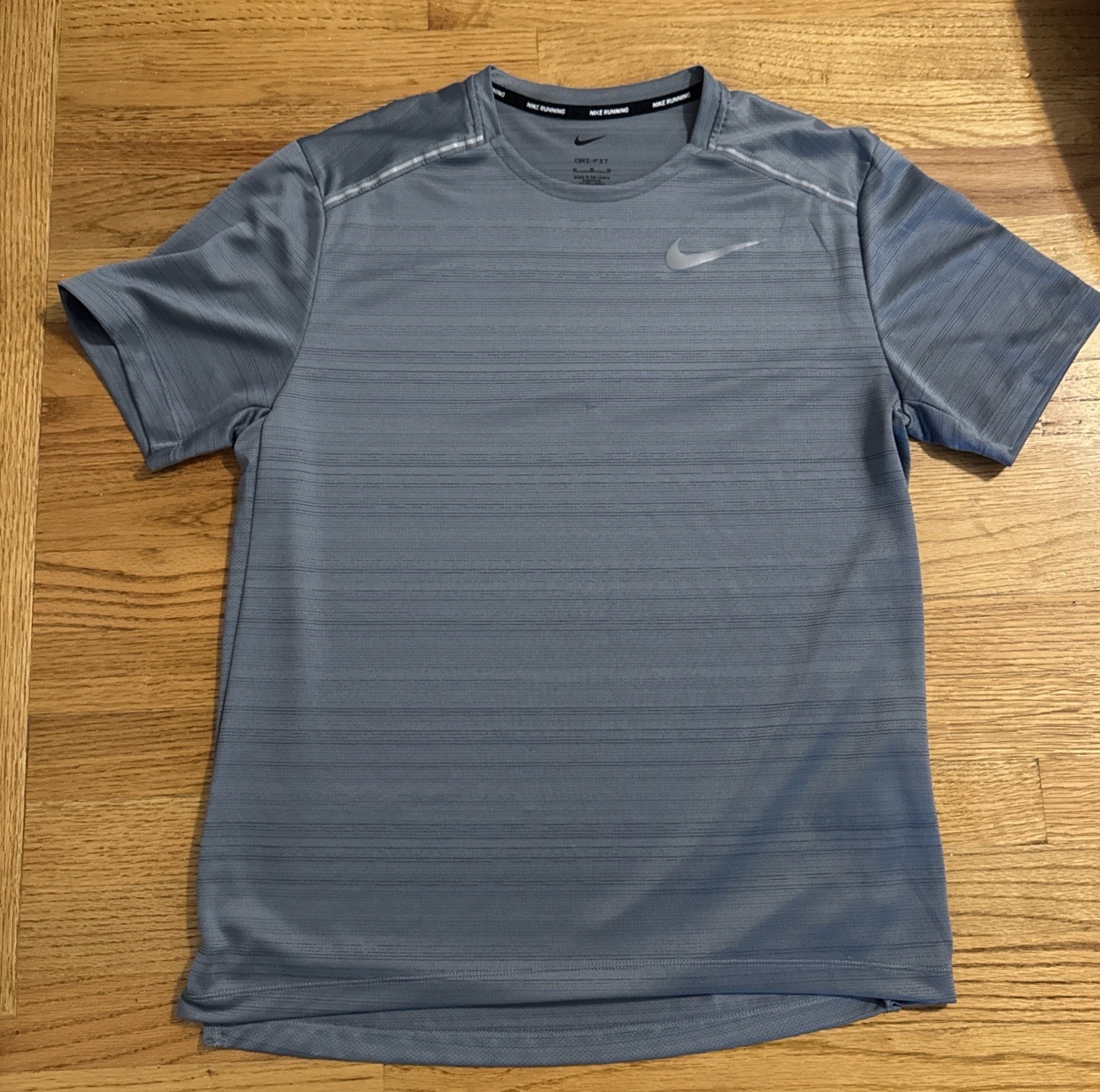 Nike Running Shirt Men’s Medium Gray Dri-Fit Fitted T-Shirt Athletic FZ4782-065 gallery