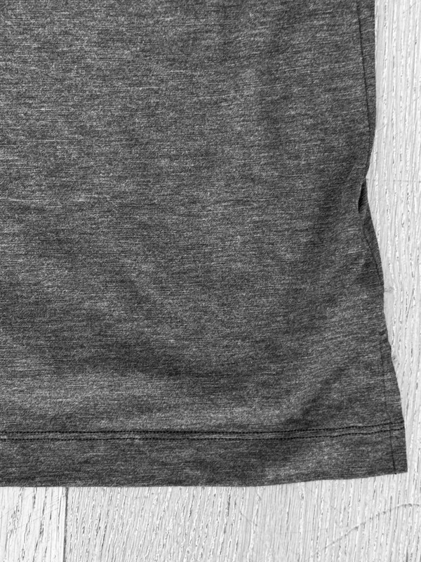 Men’s Lululemon Small Dark Gray Heather Short Sleeve Pocket T Shirt - PreOwned gallery