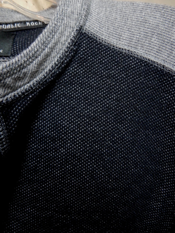 Rock & Republic Black/Gray Henley Pullover Cotton Size Medium EUC gallery