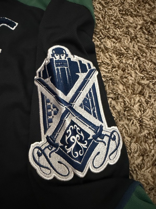 Box Lunch Attack On Titan Captain Levi #89 Hockey Jersey Mens Size Large gallery