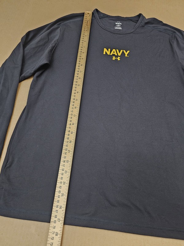 Under Armour Men's Tech Jolly Rogers Shirt Medium Fear The Bones Long Sleeve gallery