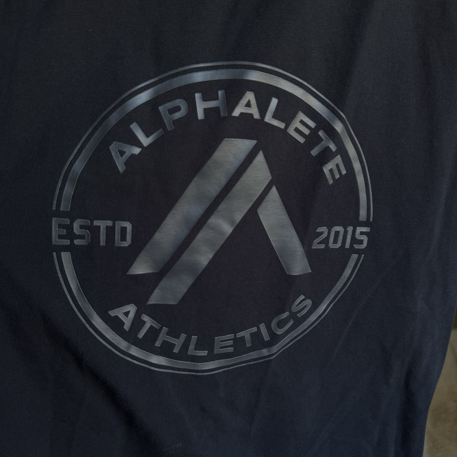Alphalete Men’s Black Racerback Tank Top L Logo Lightweight Scoop Neck gallery