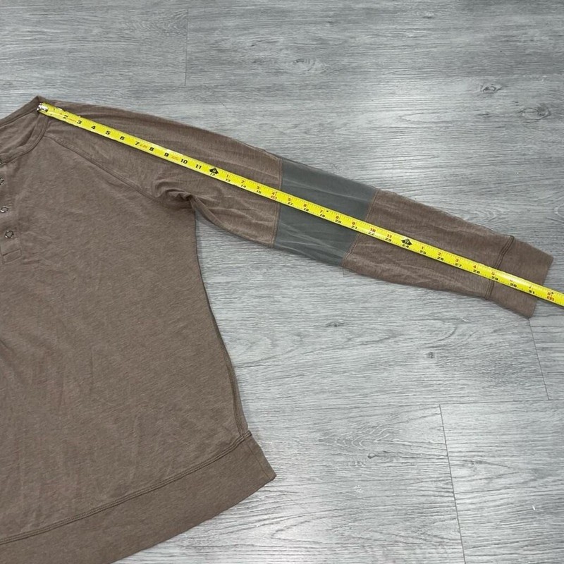 Lululemon Men L? Synth Long Sleeve Heathered Soft Earth Henley Pullover Stretchy gallery