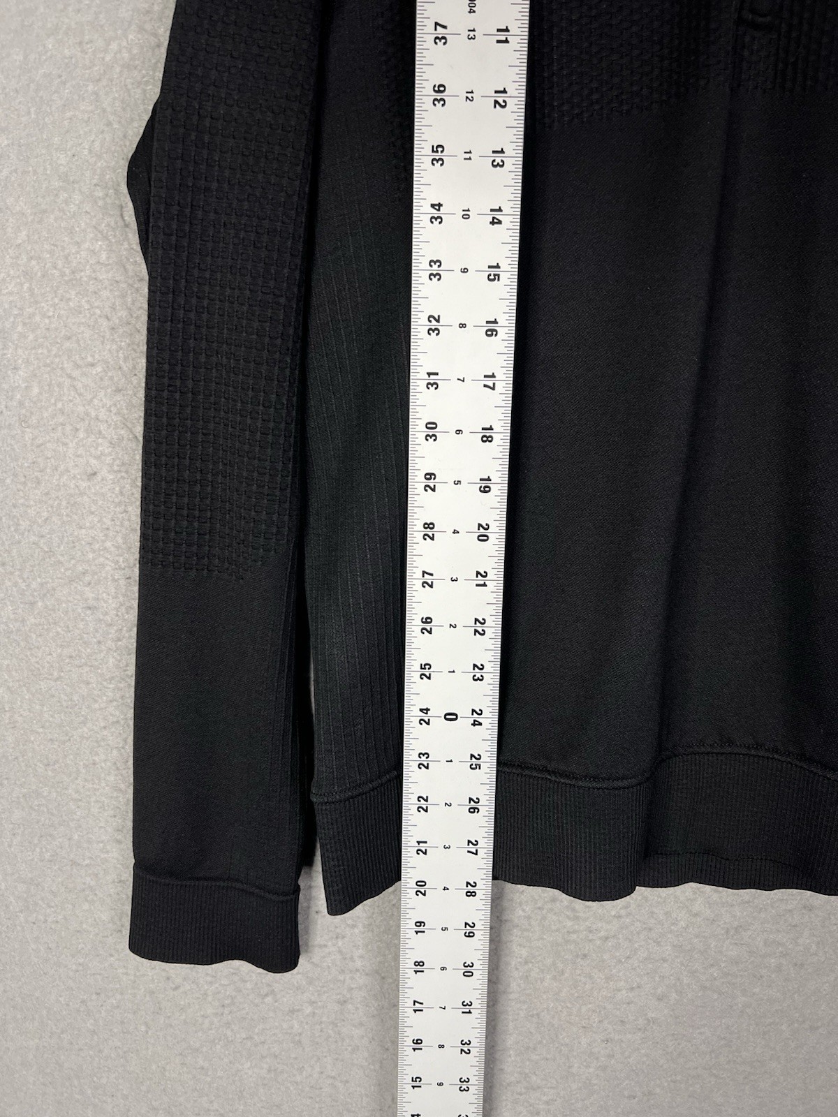 Lululemon Pullover Mens Medium Black Engineered Warmth Half Zip Stretch Gym gallery