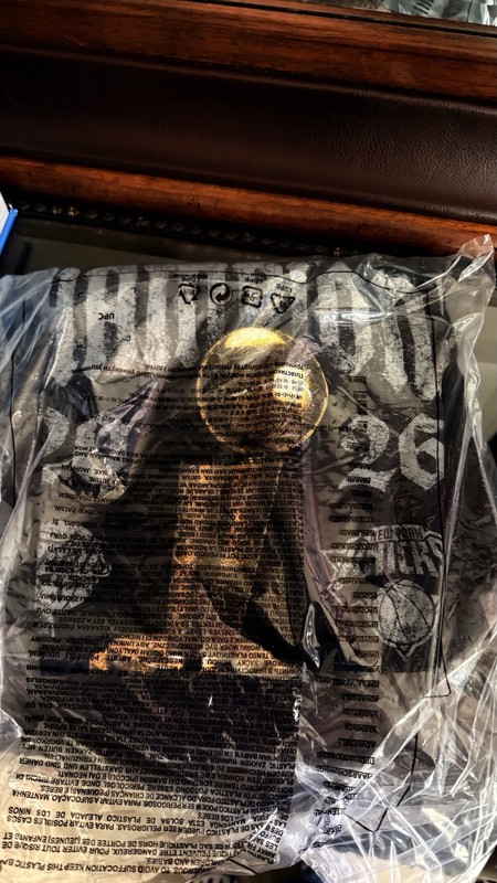 Unisex New York Knicks Nike 2026 NBA Finals Champions Locker Room T-Shirt Sz L gallery