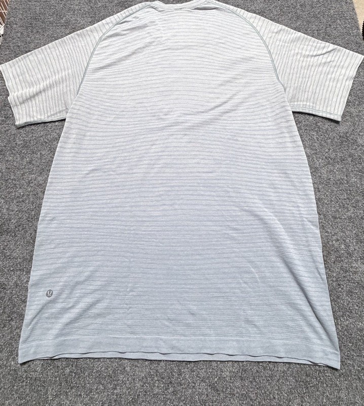 Lululemon Shirt Mens XL blue Dry Sense License to Train Short Sleeve Curved Hem gallery