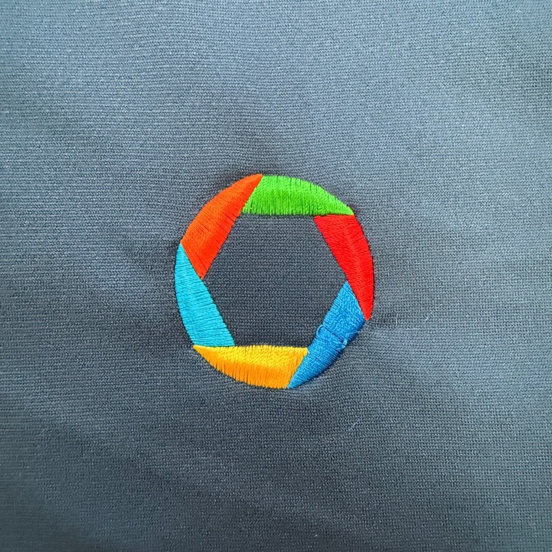 The North Face Quarter Zip Pullover Mens M/M Blue Rainbow Logo Performance Shirt gallery