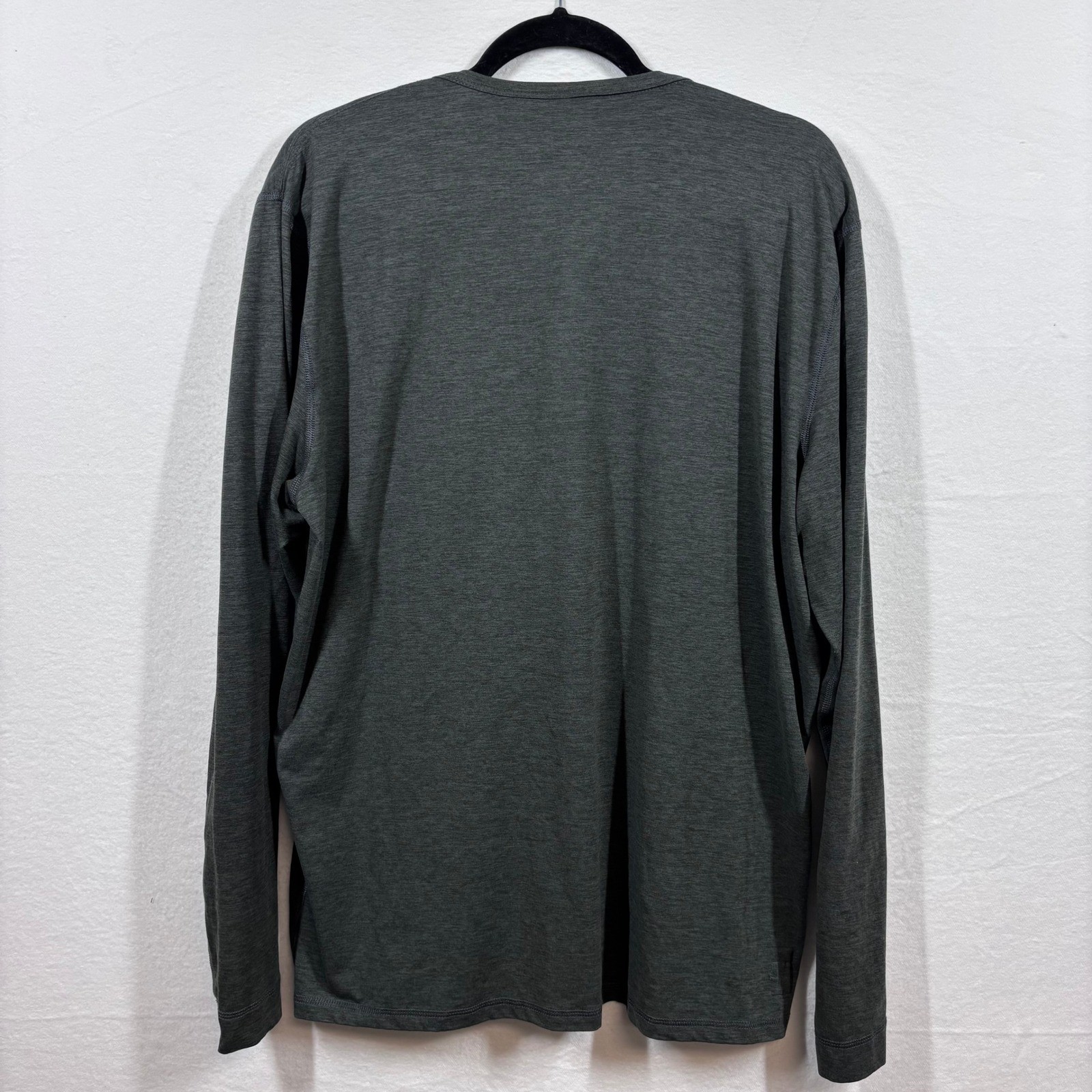VUORI Mens Heathered Gray L/S Henley Shirt Size Unknown Outdoor Activewear Soft gallery