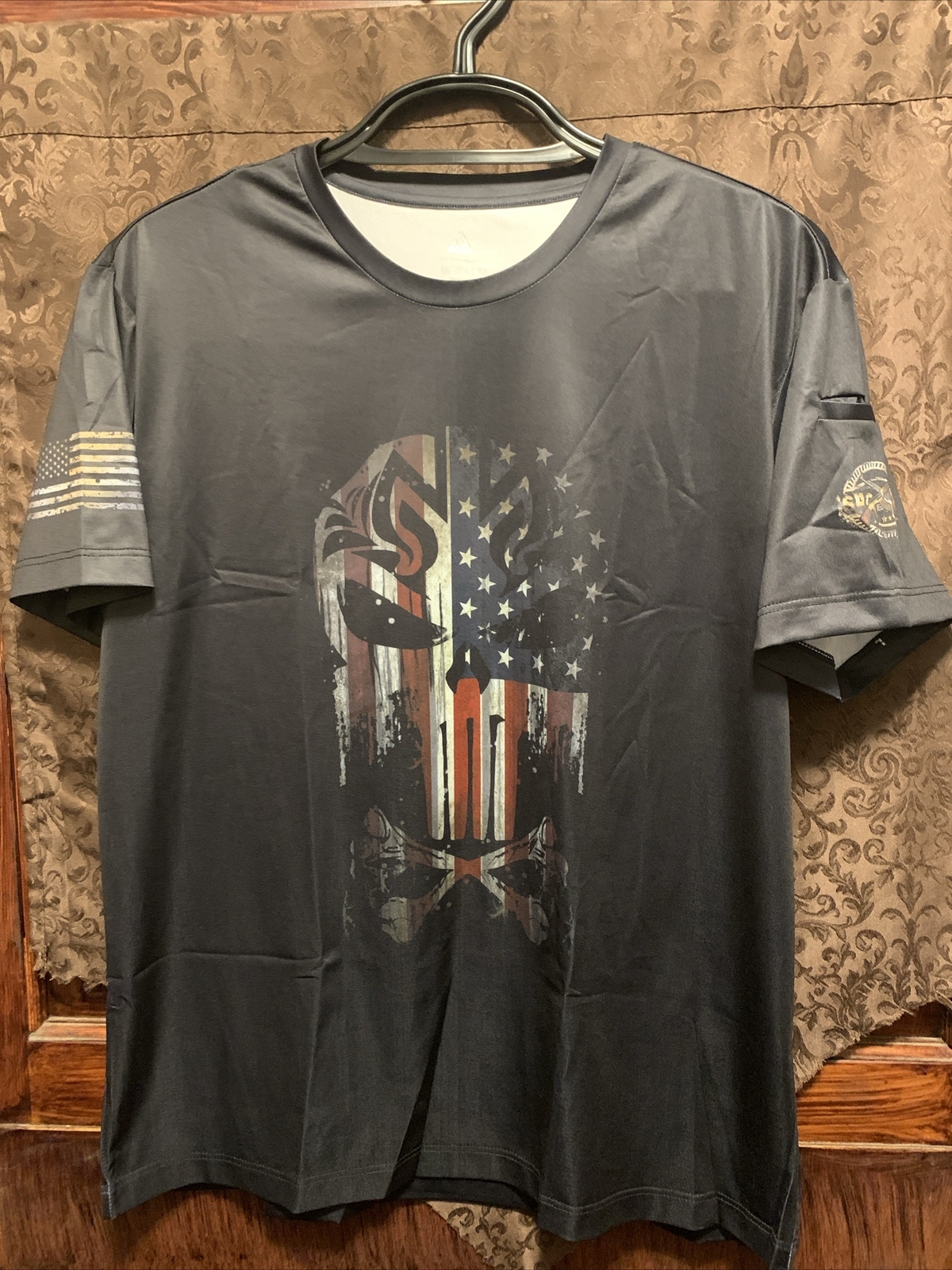 SR Speed Your Run German Designed Dry Fit Shirt Mens Large USA Skull Cross Bones gallery