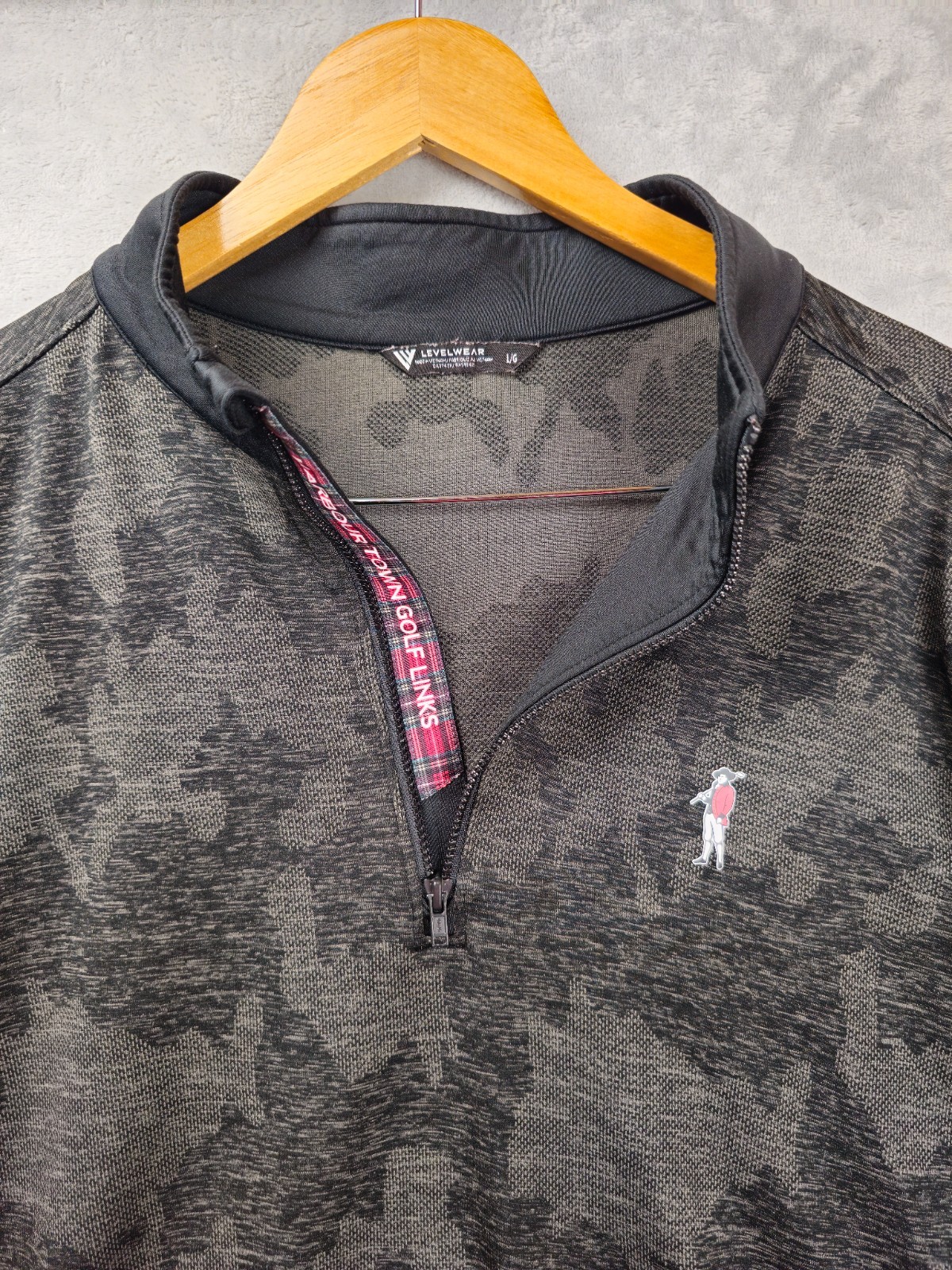 LevelWear Golf 1/4 Zip Pullover Mens Large Black Camo Performance Long Sleeve gallery