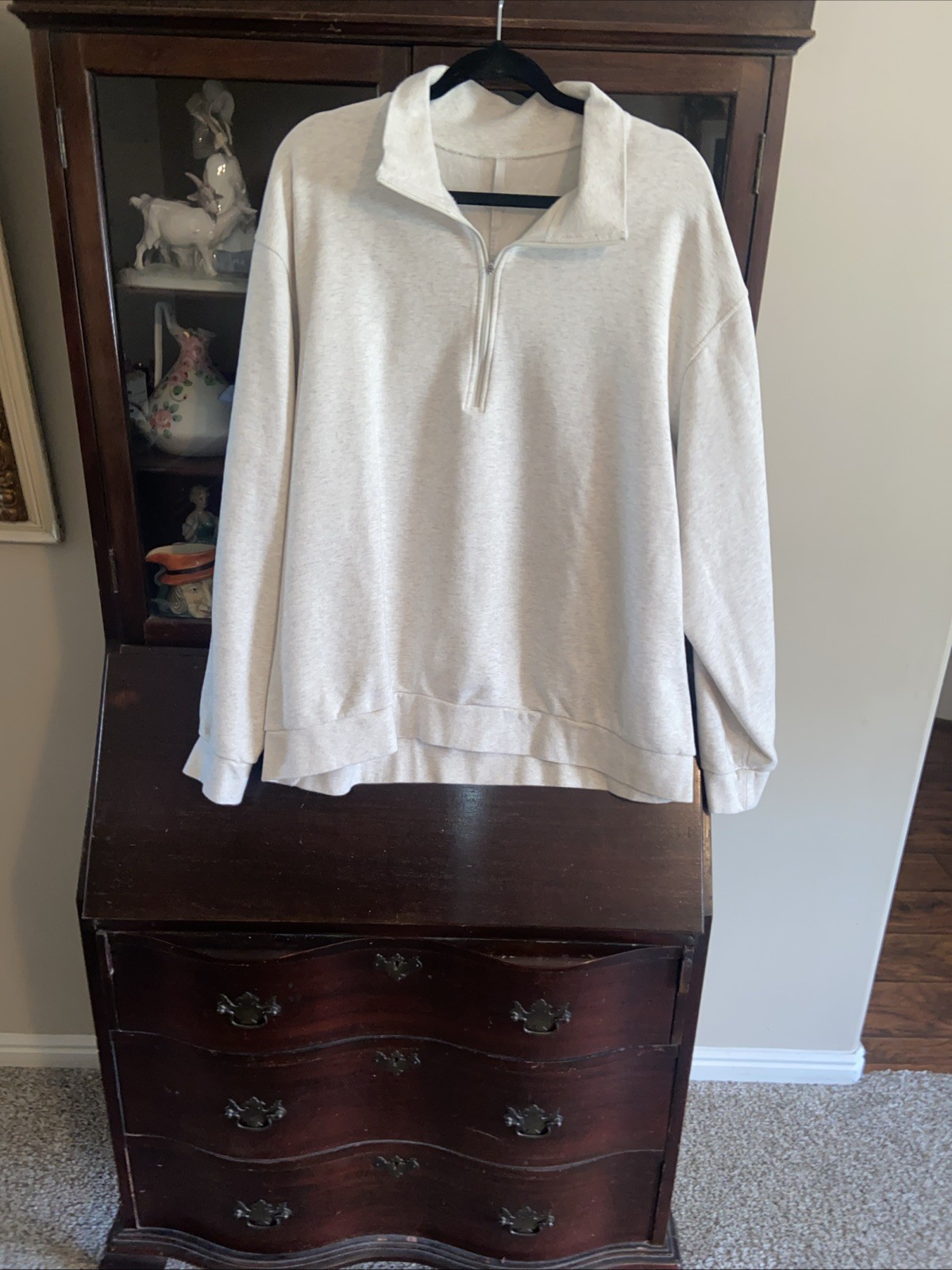 lululemon mens 1/4 Zip Front Sweat Shirt 2XL. Pit To Pit 28. Length 28. gallery