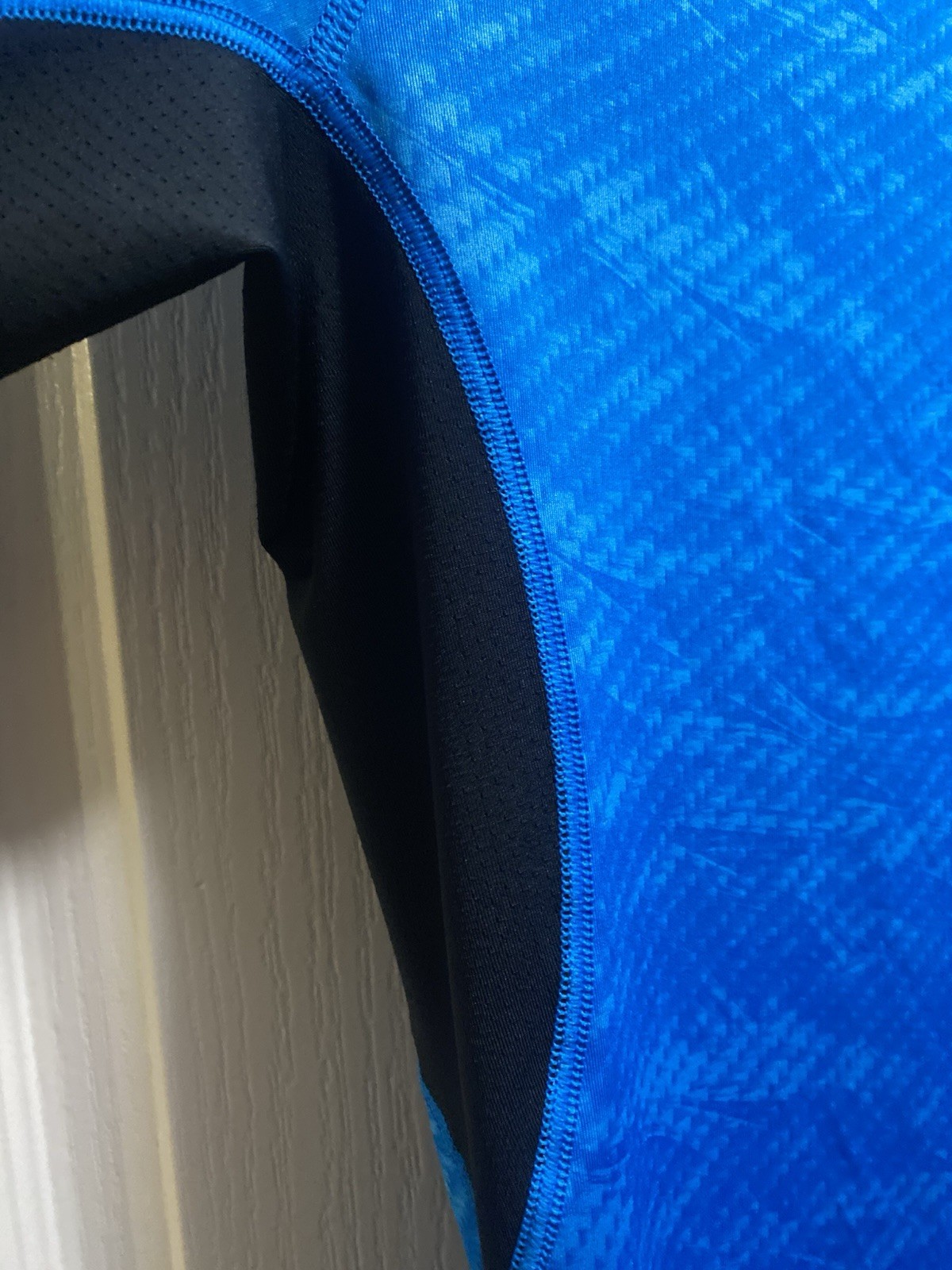 Under Armour HeatGear Men’s L Compression Long Sleeve Crew Neck Shirt Blue/Black gallery