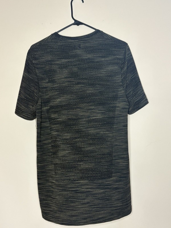 Men's Under Armour Fitted Heat Gear Shirt In Dark Green Size M -Preowned gallery