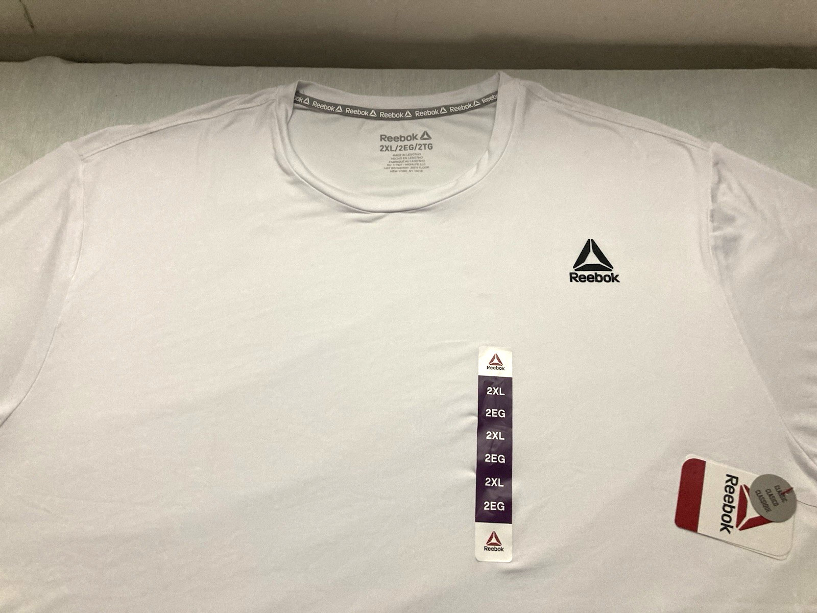 Men's NWT 2XL Short Sleeve T-Shirt Reebok Lightweight stretchy White Activewear gallery