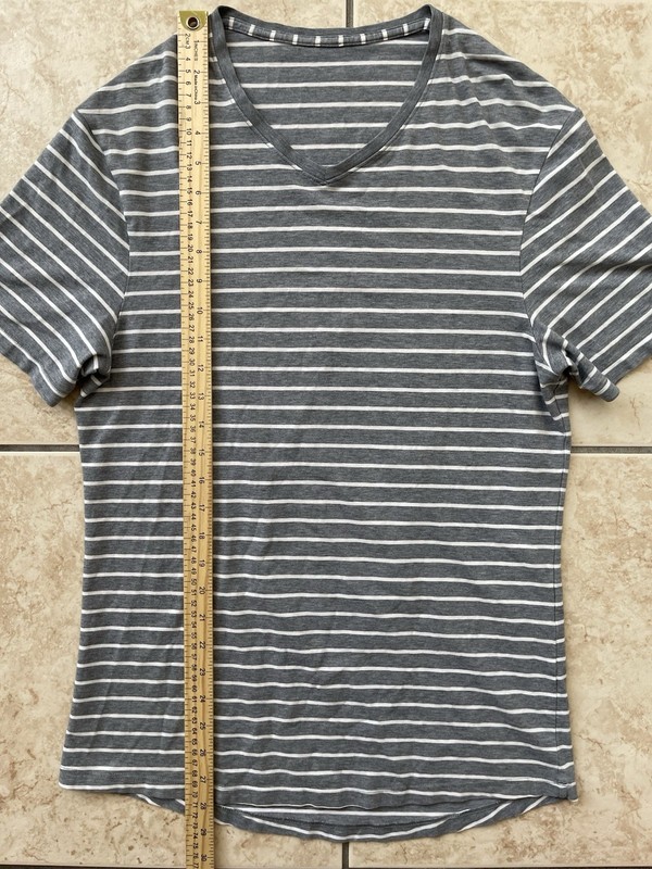 Lululemon Basic Tee Men’s Short Sleeve Gray Medium Stripe Classic V-Neck T-Shirt gallery