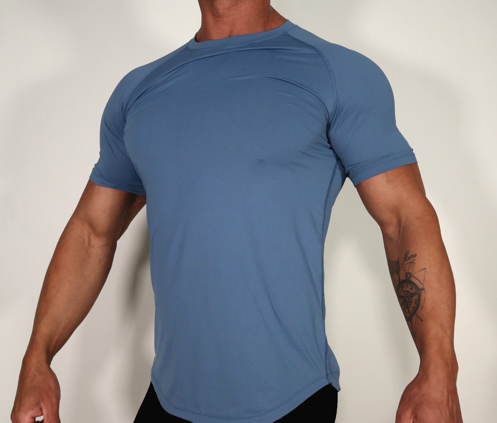 ACTIVE MEN'S BLUE SHIRT SIZE SMALL gallery