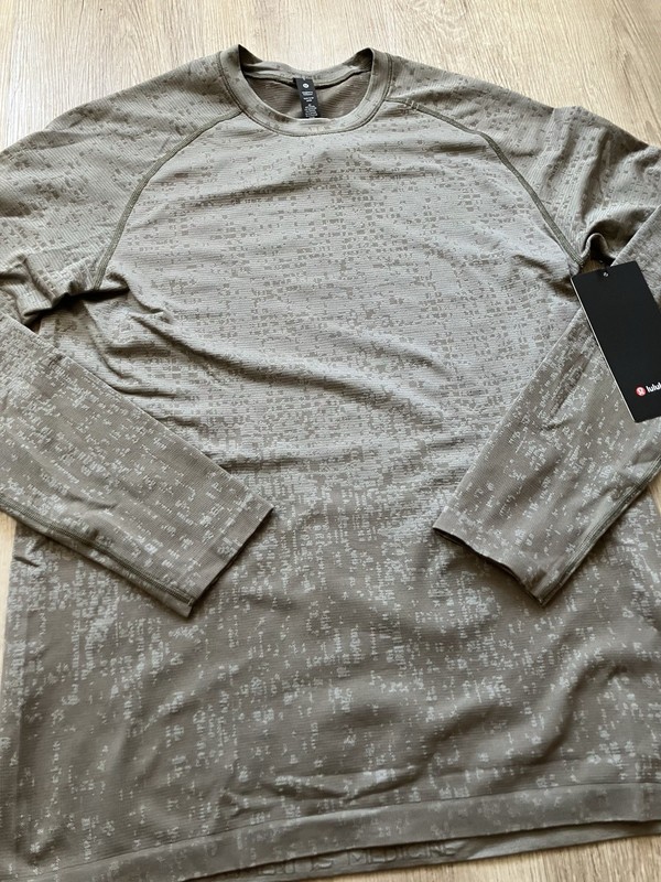Lululemon Metal Vent Tech Long Sleeve 2.0 Sz. S NWT gallery