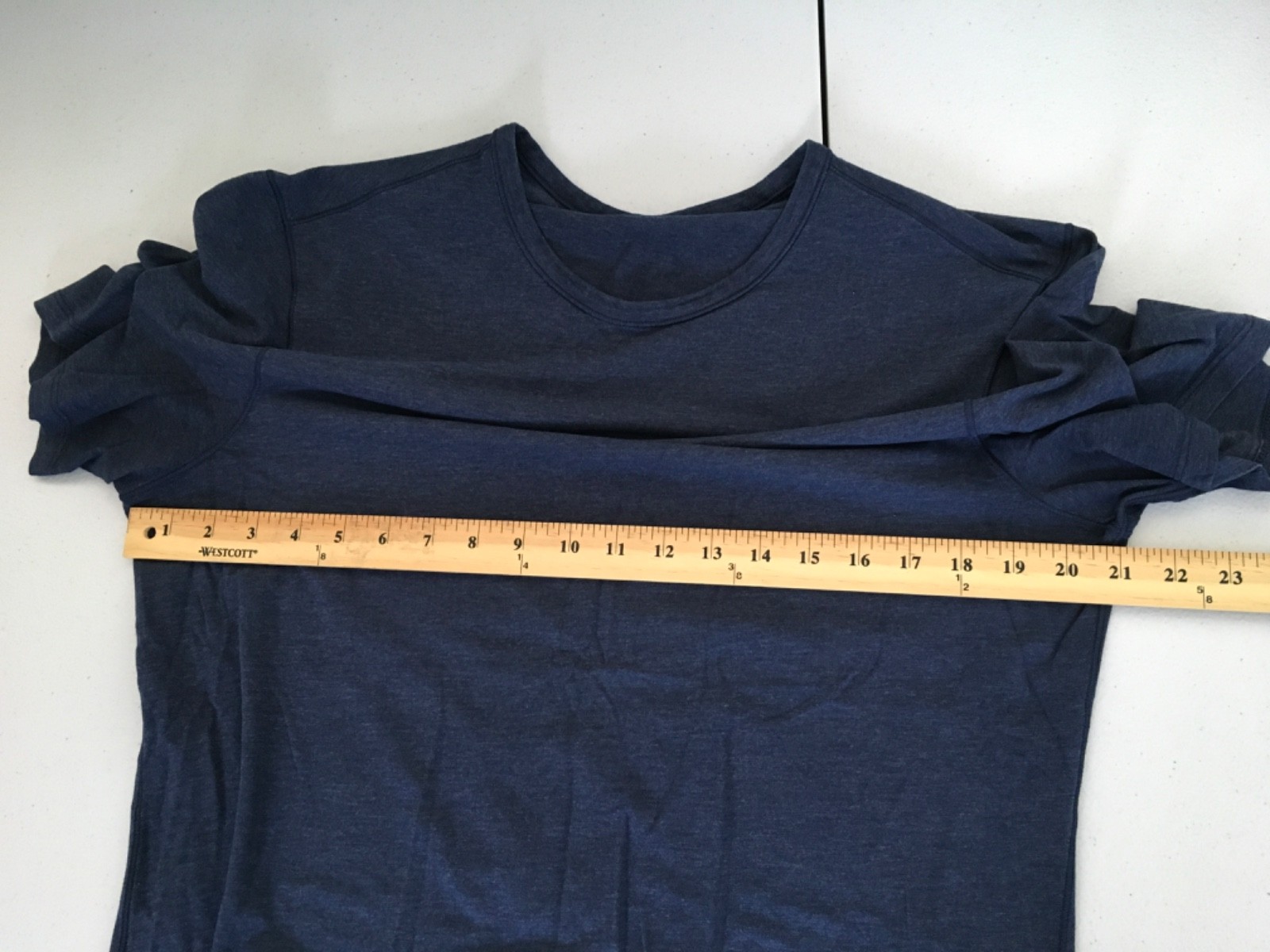 Lululemon Men’s Size L Basic Athletic Casual Navy Blue T Shirt ~ A14 gallery