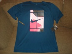 NWT Nike Men’s Court Graphic Seasonal Tennis Tee T-Shirt CQ2422-432 Extra Large
