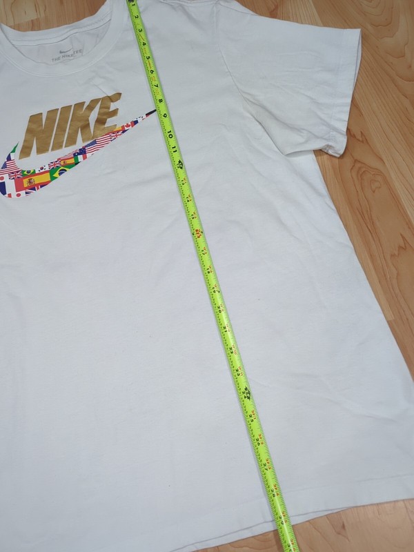 Nike T-shirt World Cup Soccer XL White Gold Country Flags Swoosh Diversity USA gallery