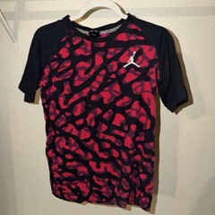 Jordan Men’s XL Red/Black Breathable Polyester Crew Neck Graphic Logo Tee