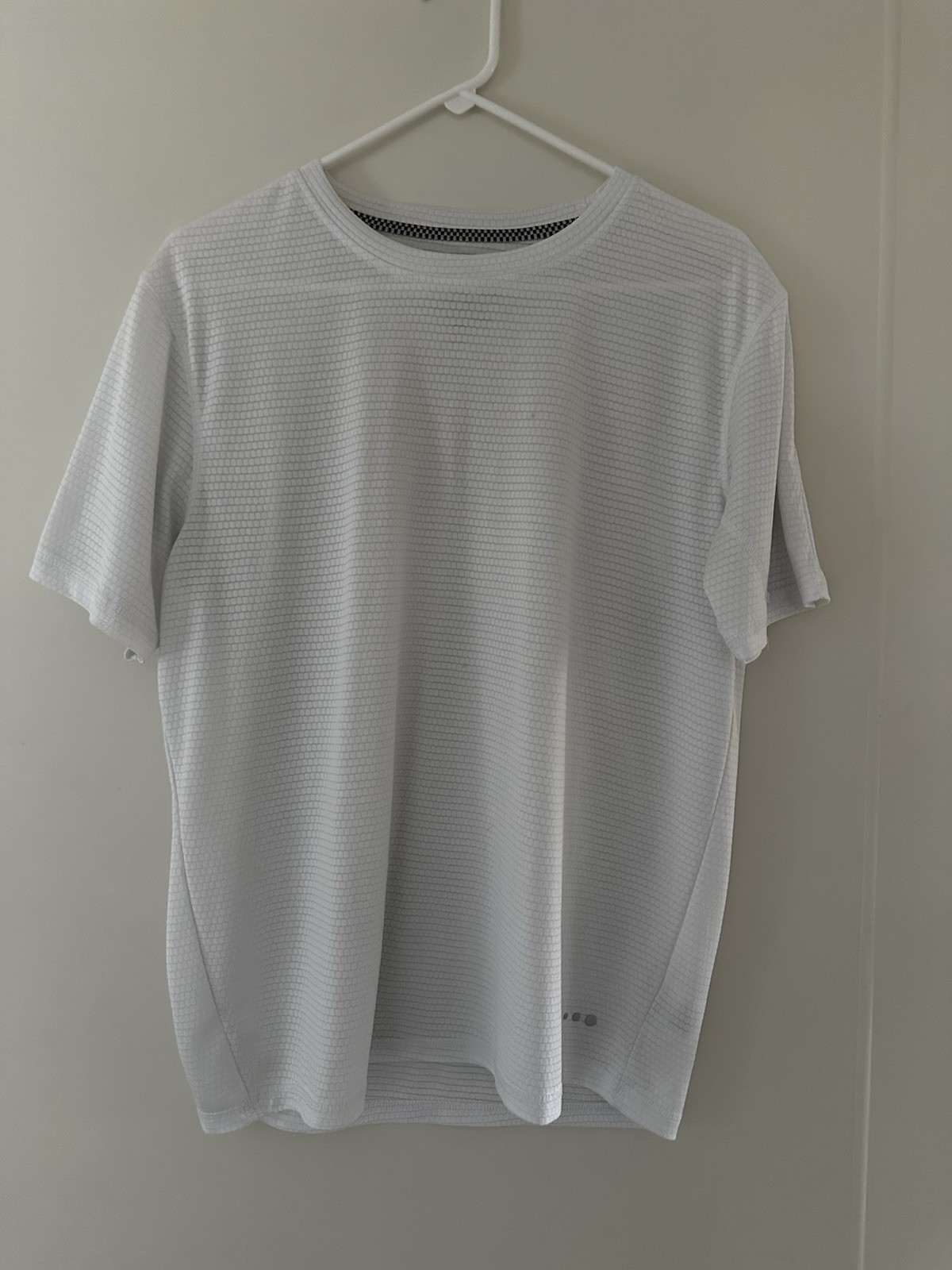 Men’s Workout Shirt, White, Large, Moisture Wicking, Athletic Shirt, Mens Large gallery