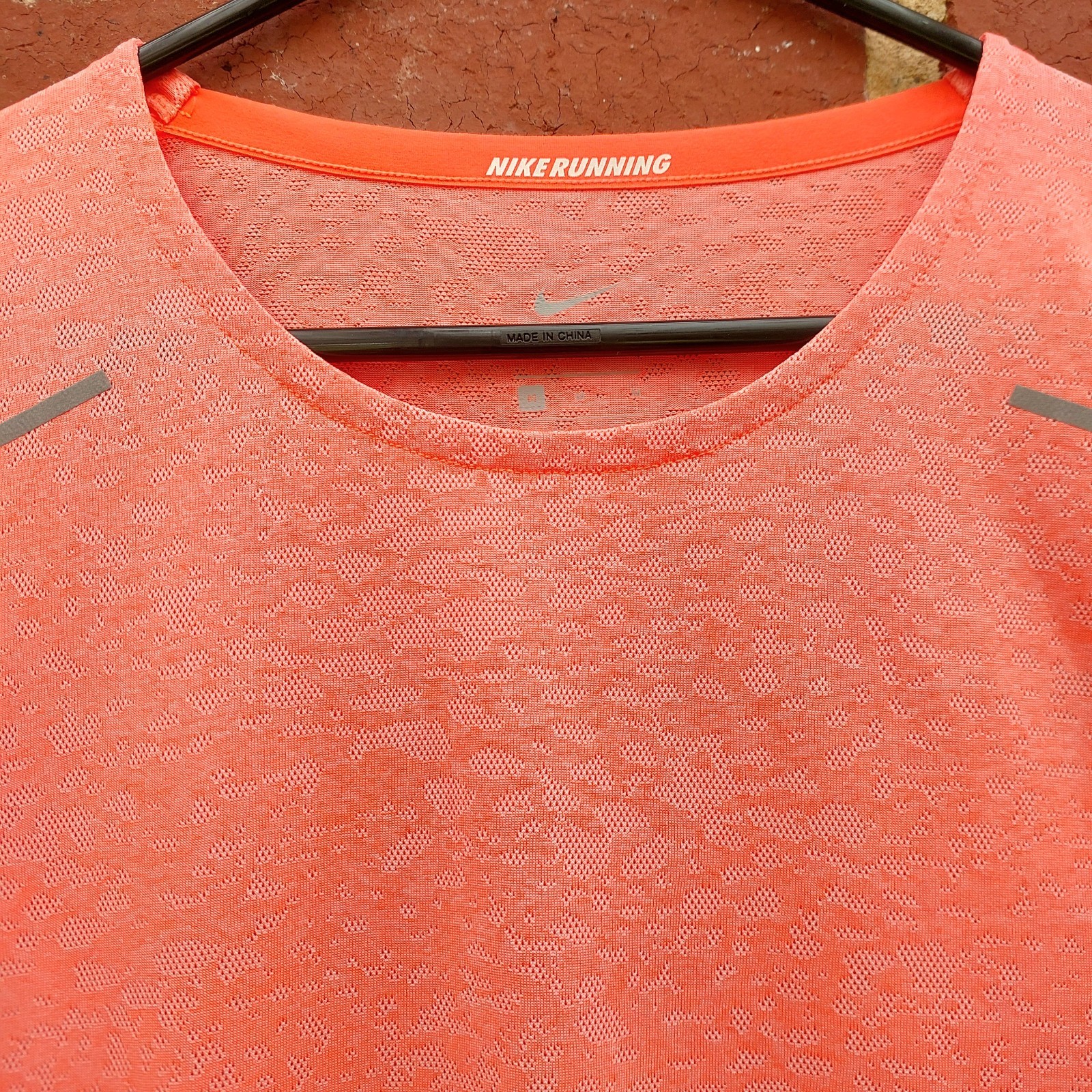 NIKE Rise 365 RUN DIVISION Mens Training Sport Gym Running Cycle Shirt - Medium gallery