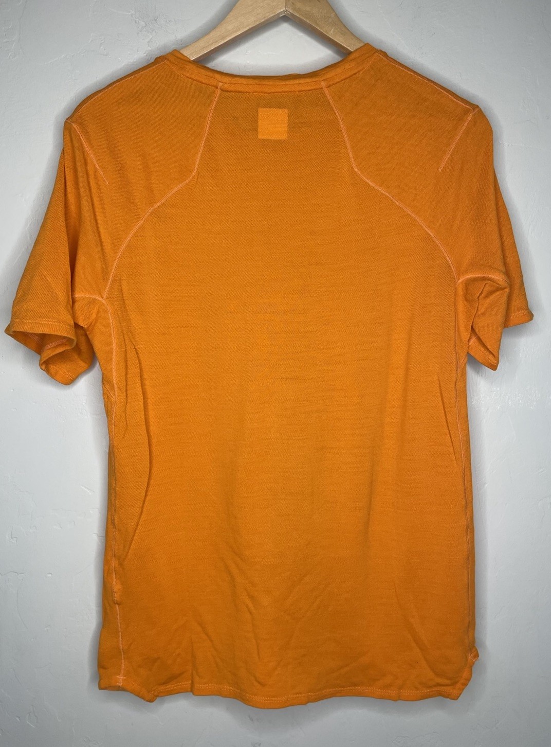 HOKA Running Men's Medium Shirt Tee Orange Breathable Logo Sleeve gallery