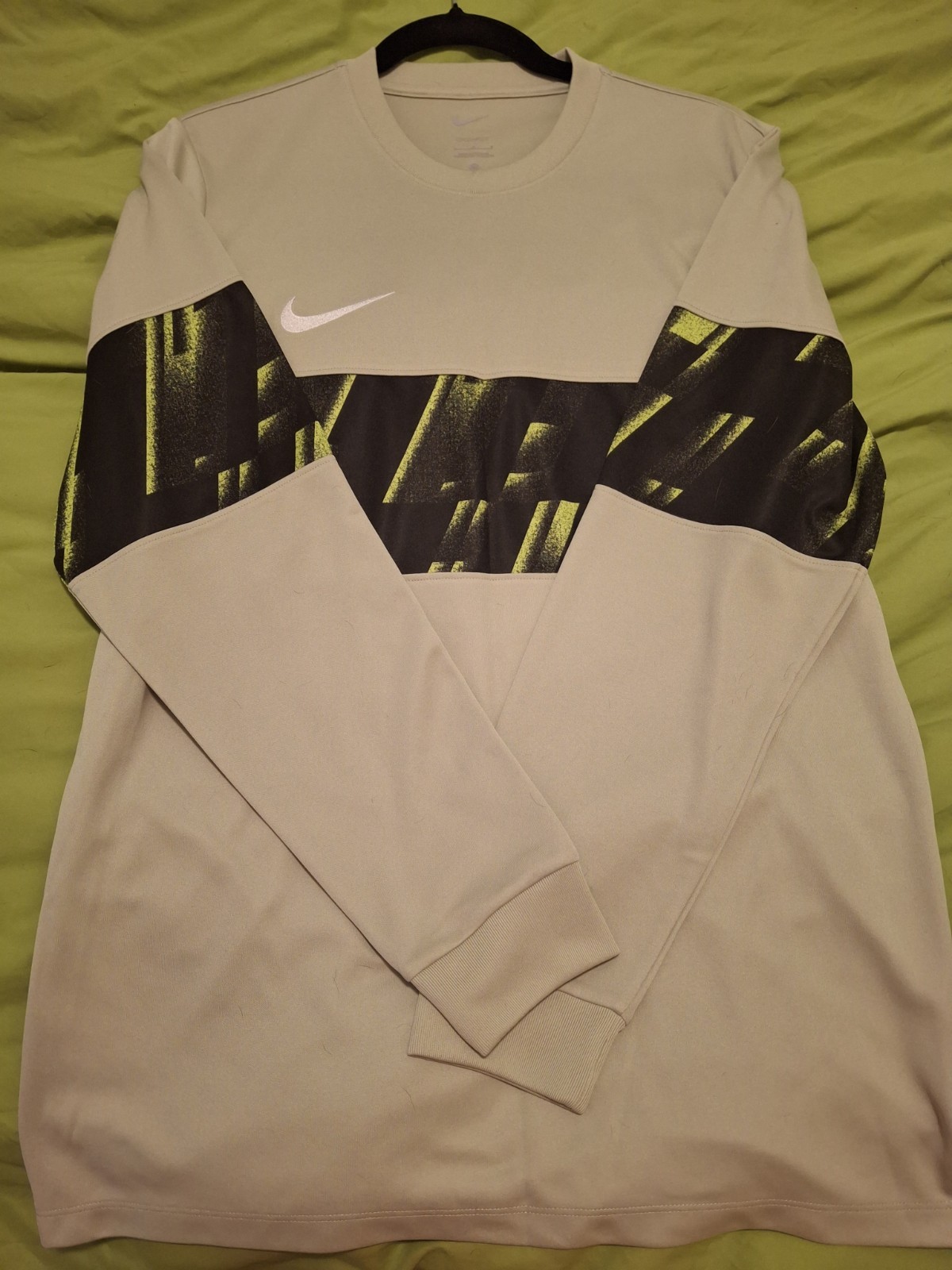 Nike Men's Pullover Sweatshirt Crew Neck L White/Black/Yellow Graphic Logo gallery