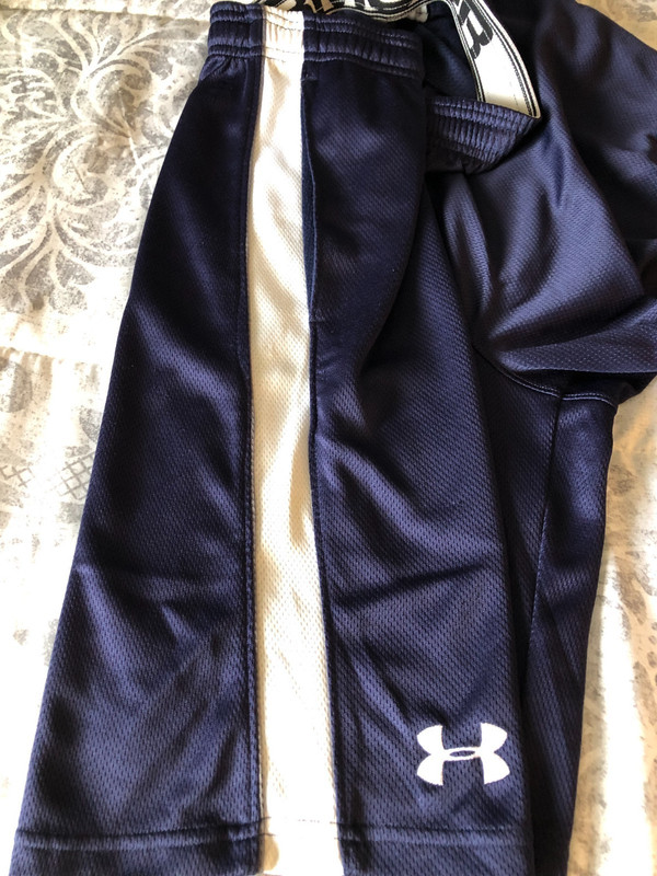 Men's Under Armour Workout Shorts Medium 3 Set - Good Condition gallery