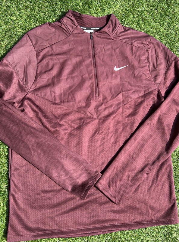 Medium Nike Sphere Element Men's Therma-FIT Water-Repellent 1/2-Zip Running Top gallery