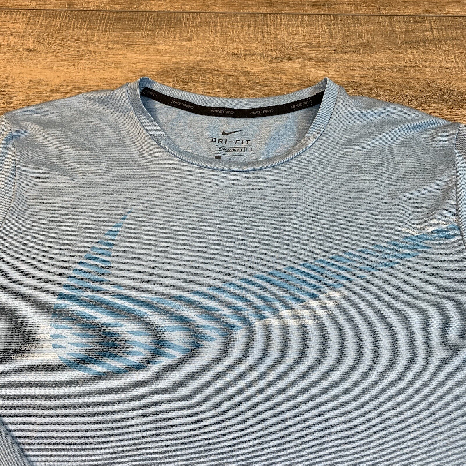Nike Pro Mens T-Shirt Size Large Light Blue Big Check Logo Running B11 gallery