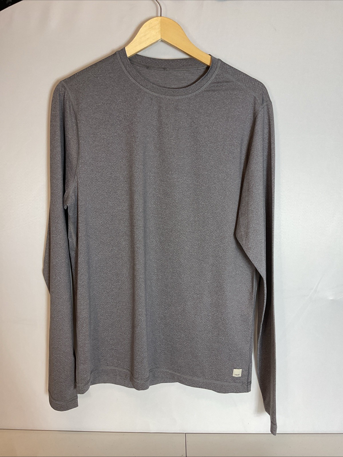Vuori Tech Crew Neck Long Sleeve T-Shirt Mens M Tee Pullover V1054 gallery