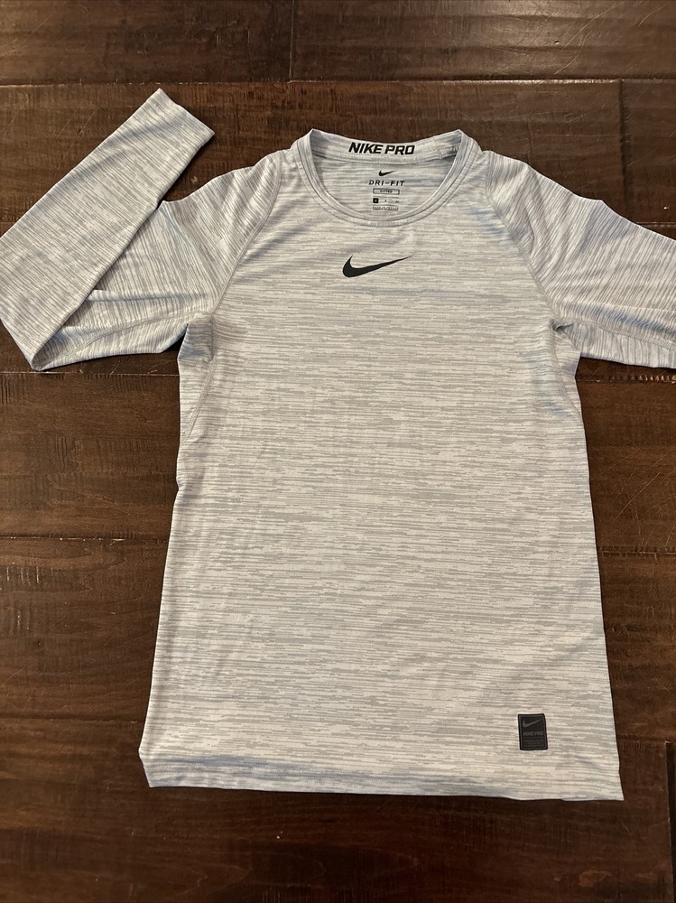 Nike Pro Fitted Base Layer Small Men’s Baseball/football