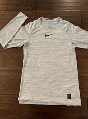Nike Pro Fitted Base Layer Small Men’s Baseball/football