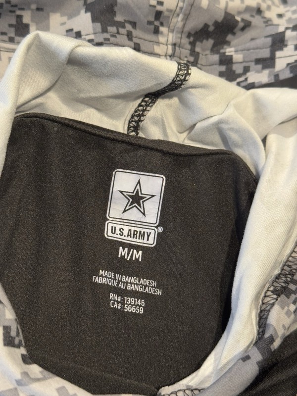 US Army Hoodie Pullover - Men’s Medium Camouflage And Black Dri-Fit USA Patch gallery