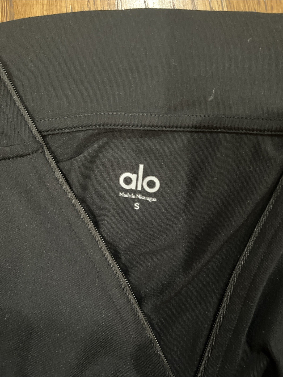 Alo Yoga Conquer 1/4 Zip Reform Long Sleeve Black Men’s Size S Retail $108 gallery