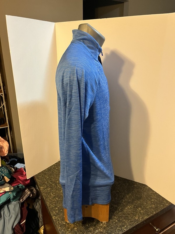 Under Armour Men’s LS 1/4 Zip Pullover Blue Striped Small Polyester - NWT gallery