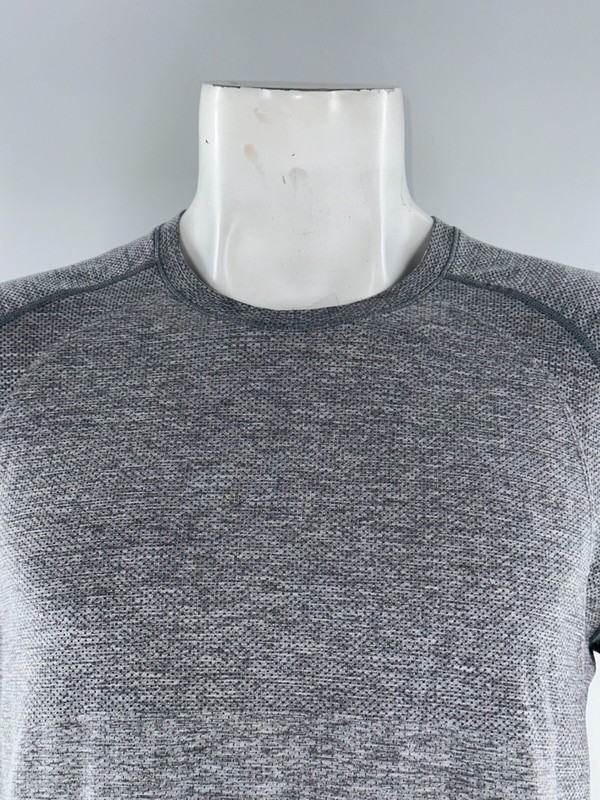 Lululemon Metal Vent Tech T-Shirt Men S Gray Nylon Polyester Elastane YGI K4-53 gallery