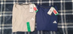 ADIDAS MEN’S REGULAR FIT ACTIVE TEE ,DK BLUE, BEIGE ( WONALU ) SIZE XLARGE NWT