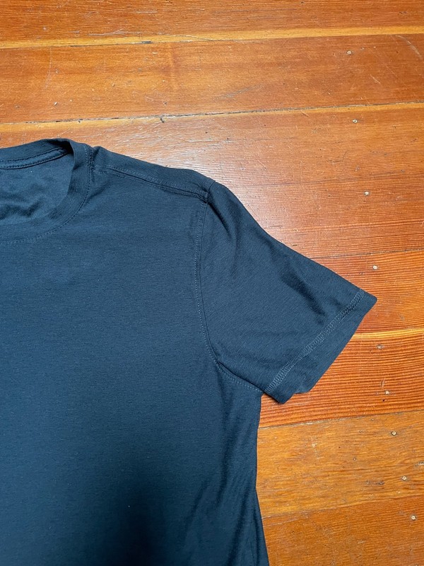 Vuori Strato Tech Short Sleeve Tee Navy Heather Men's Small Rrp $58 gallery