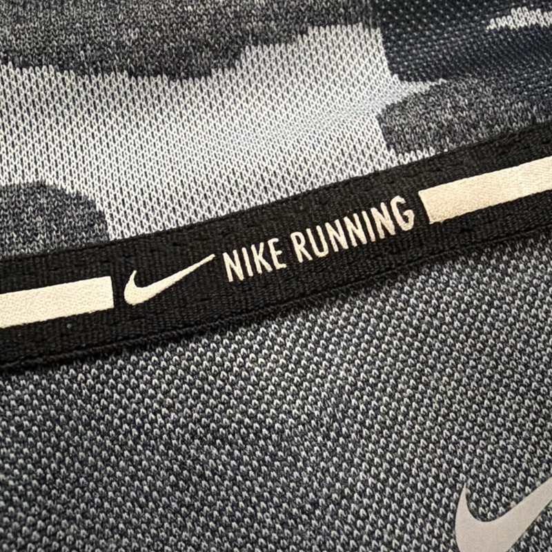 Nike Running Pullover Men's XL Camo Dri Fit 1/4 Zip Workout Reflective gallery